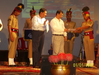 pm-taking-award